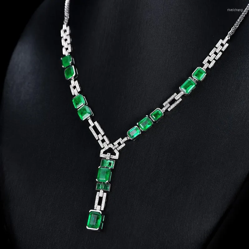 Pendant Necklaces Foydjew High-end Luxury Designer Jewelry Simulation Emerald Micro Inlaid Full Zircon Choker Necklace For WomenPendant