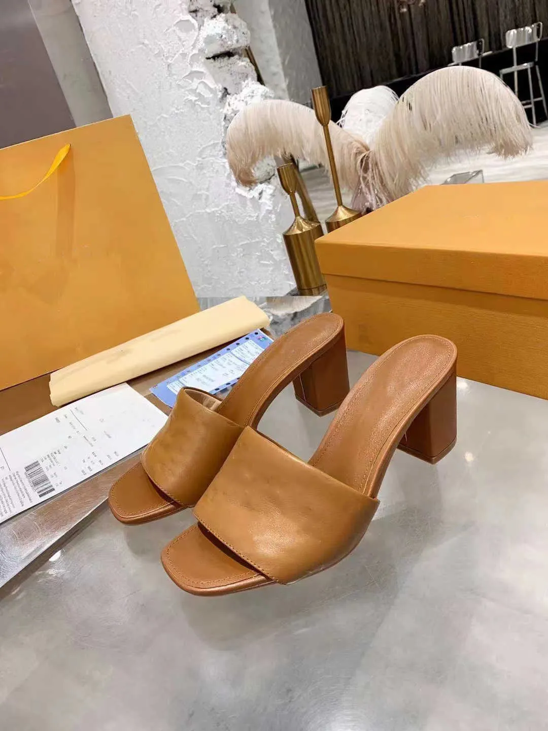 Designer dames sandalen feestmode 100% lederen dansschoen nieuwe sexy hakken super 7,5 cm dame bruiloft metalen riem gespogen vrouw schoenen