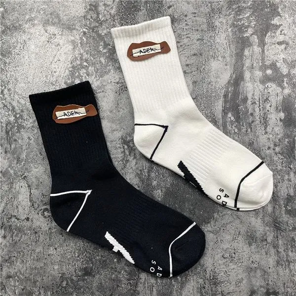 22SS Hohe Qualität 1 Stickerei Socken Männer Frauen 100 % Baumwolle Socken Mode Vier Jahreszeiten