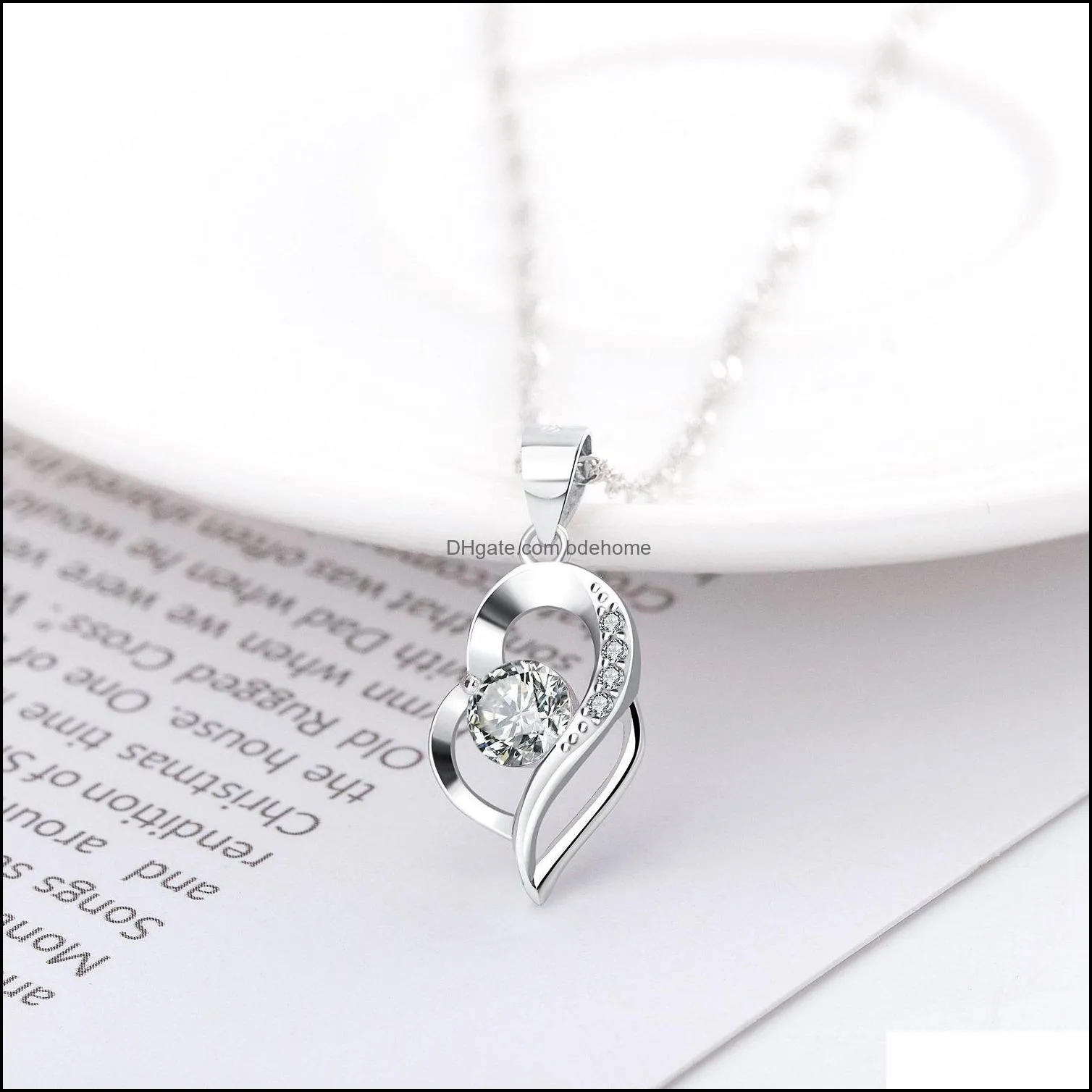 High Quality Sterling Silver Heart Necklace Imitation D Color Mosang Stone Heart-shaped Clover Pendant Wholesale