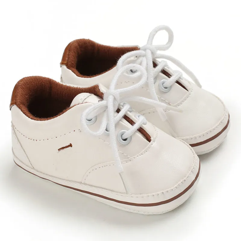 أحذية أطفال جديدة ريترو جلدية للأولاد والبنات أحذية أطفال بنعل مطاطي مضاد للانزلاق أول مشوا للرضع حديثي الولادة