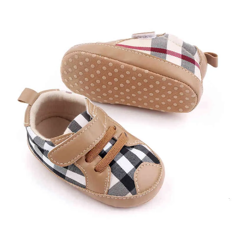 Doğan kızlar ilk yürüyüşçüler yumuşak taban ekose bebek ayakkabıları bebekler antislip rahat ayakkabı tasarımcı spor ayakkabılar 0-18 aylık sevimli