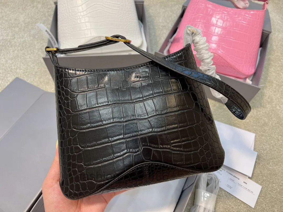 1VW6 Cosmetic Handbag Shoulder Luxurys Designer Bags Purses Wallets Tote Half Moon Pack Geometric