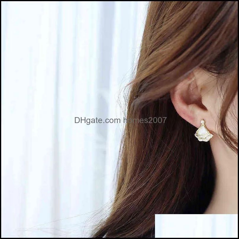 Earrings Charm Simple Geometric Tiny Shell Earring for Women Aaa Cubic Zirconia Cute Lovely Stud Daily Bijoux Birthday Gift Accessorie