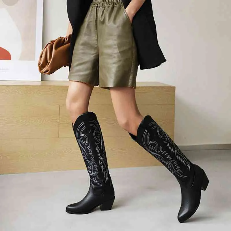 Knee Boots Designer Women Martin Boots Fashion Embroidered Thread High Thick Heels Knight Western Cowboy Riding Motorcycle Boots 220802