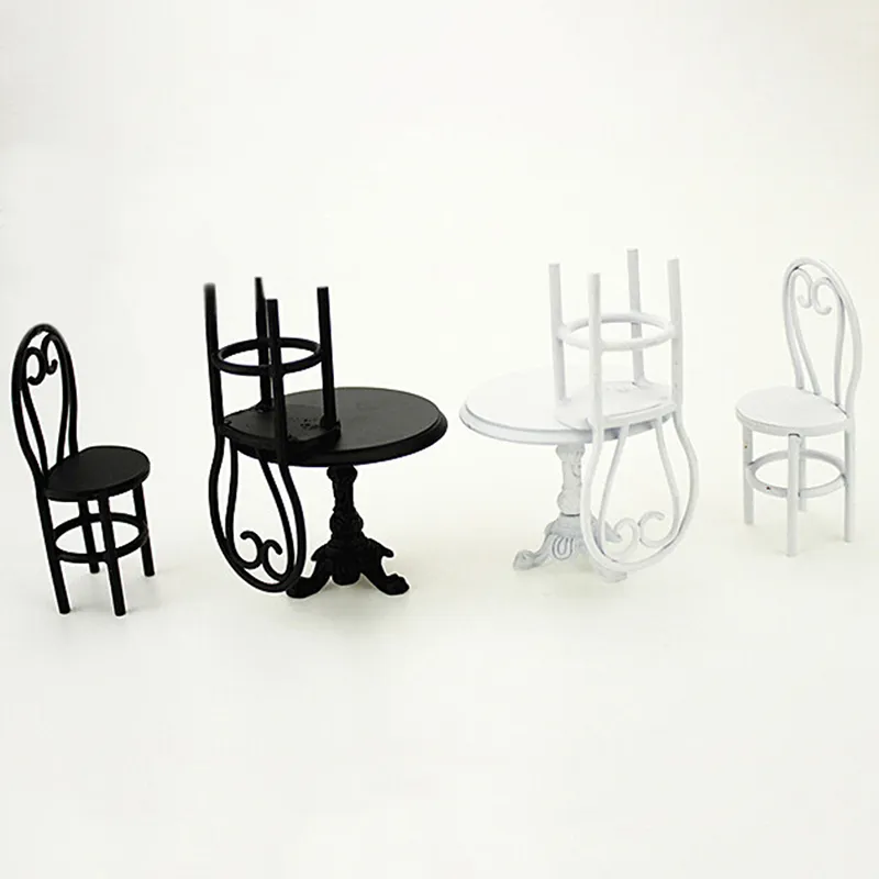 Mini mesa de comedor de metal silla de silla de simulación de muebles modelo para la decoración de la casa de muñecas 1/12 accesorios de miniatura de casa de muñecas 220622