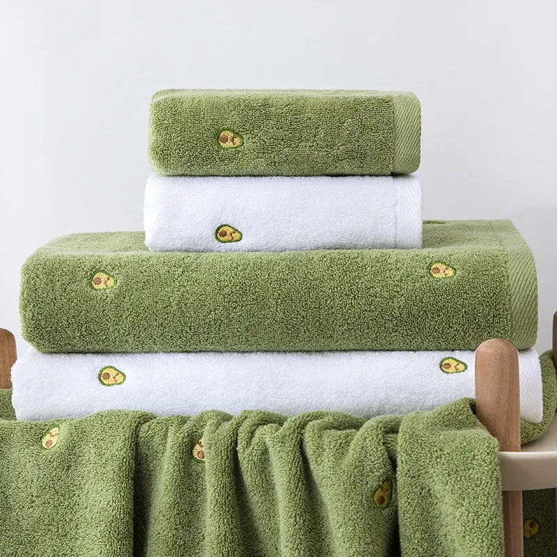 アボカド刺繍入りタオルのためのマイクロファイバーバスタオルToallas deBaño70x140cmサウナタオルServiette de bain blanket cx220329