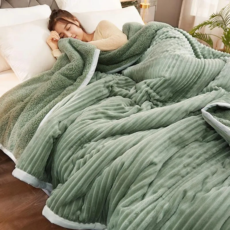 Koce warstwy ciepłe miękkie polarowe kocowe łóżko na łóżku kołnierze sofy rzut do osłony Bedspreads w płynie