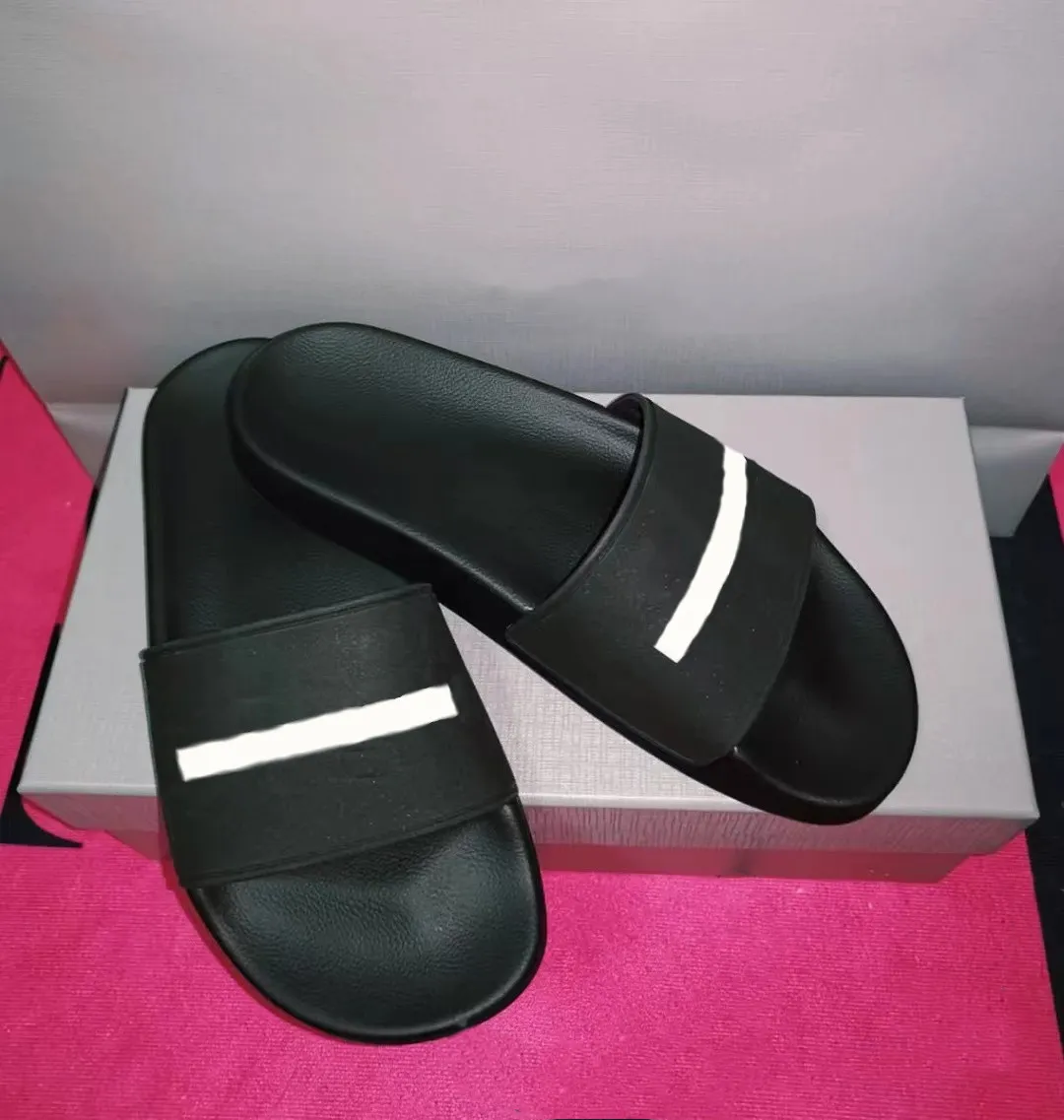 Designers Lyx Märke Sandaler Herr Dam Sommar Strand Slide Tofflor Komfort Flip Flops Läder Breda Unisex skor med box