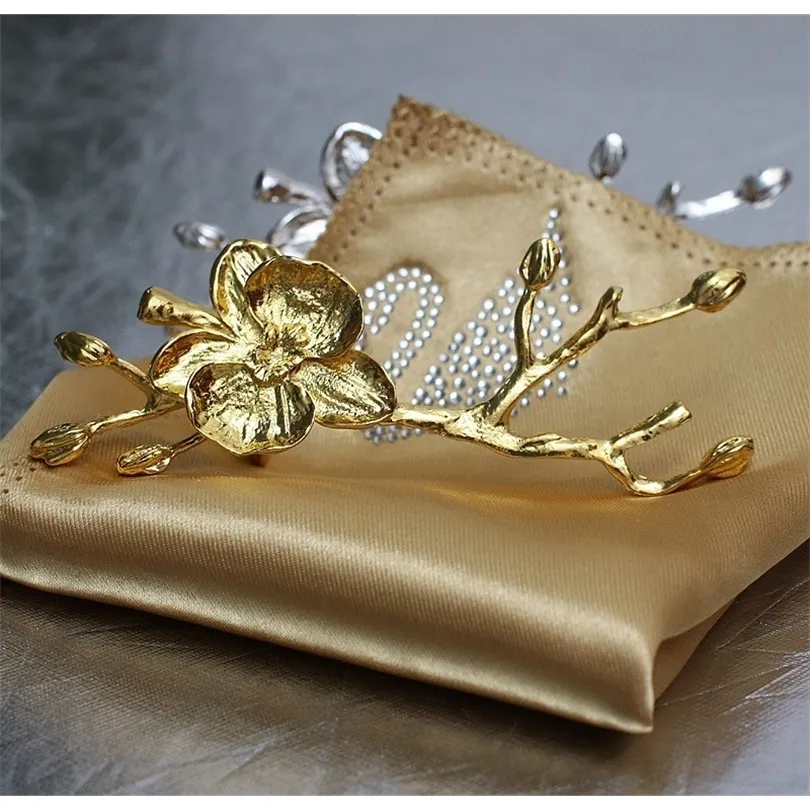 4pcslot lüks peçete yüzükleri peçete tutucu erik altın gümüş peçete halka havlu yüzüğü otel batı yemek masası dekorasyonu 201124