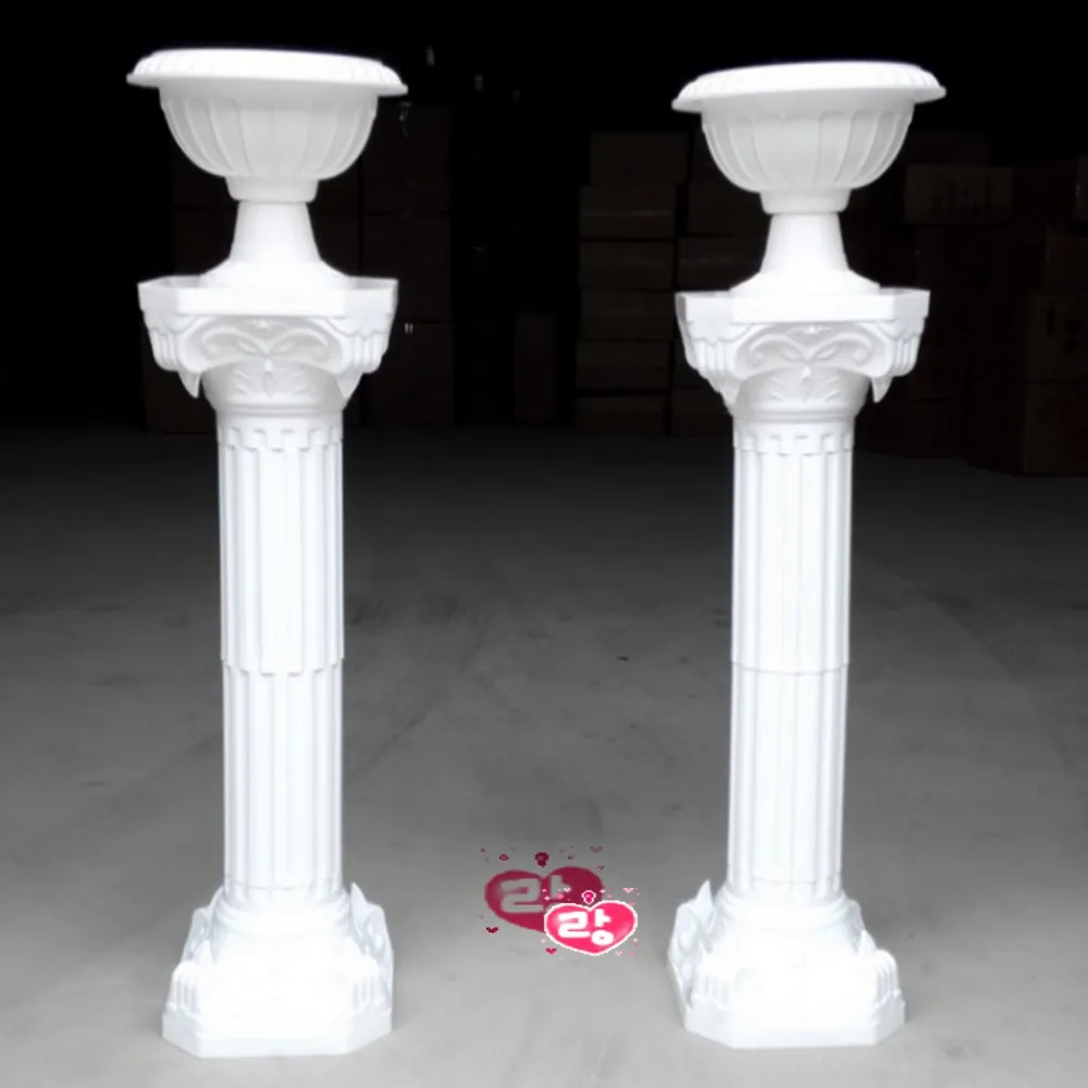 LaLa 2pcs / lot accessoires de mariage de mode décoratifs colonnes romaines creuses artificielles couleur blanche piliers en plastique route cité événement de fête bricolage