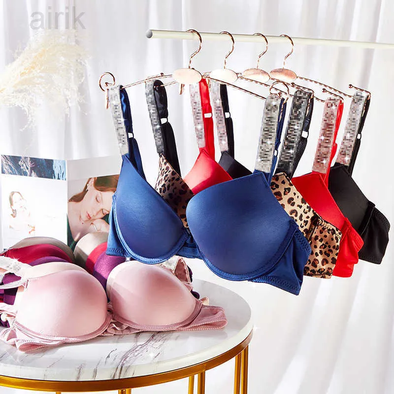 VS Rhine Stone ملابس داخلية تصميم العلامة التجارية Sexy Lingerie Set Seamless Push Up Burss مجموعات بالإضافة إلى حجم Red Pink Bra Y0911