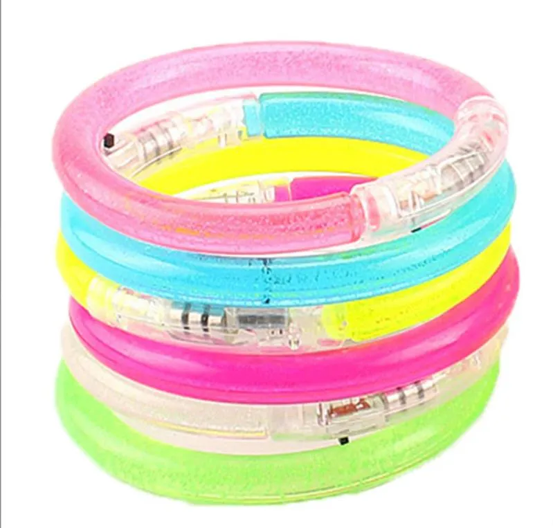 Lot de 24 bracelets lumineux à LED clignotants dans l'obscurité Lot de 24 bracelets lumineux à LED clignotants dans l'obscurité