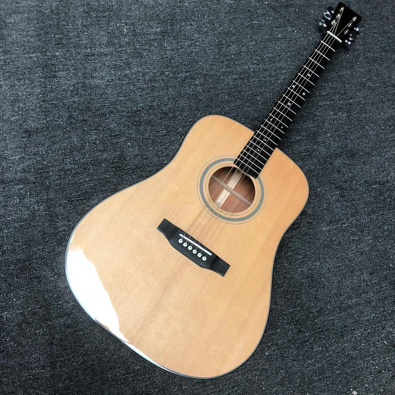 Özel Katı Ladin Top Dreadnought 18s Akustik Gitar