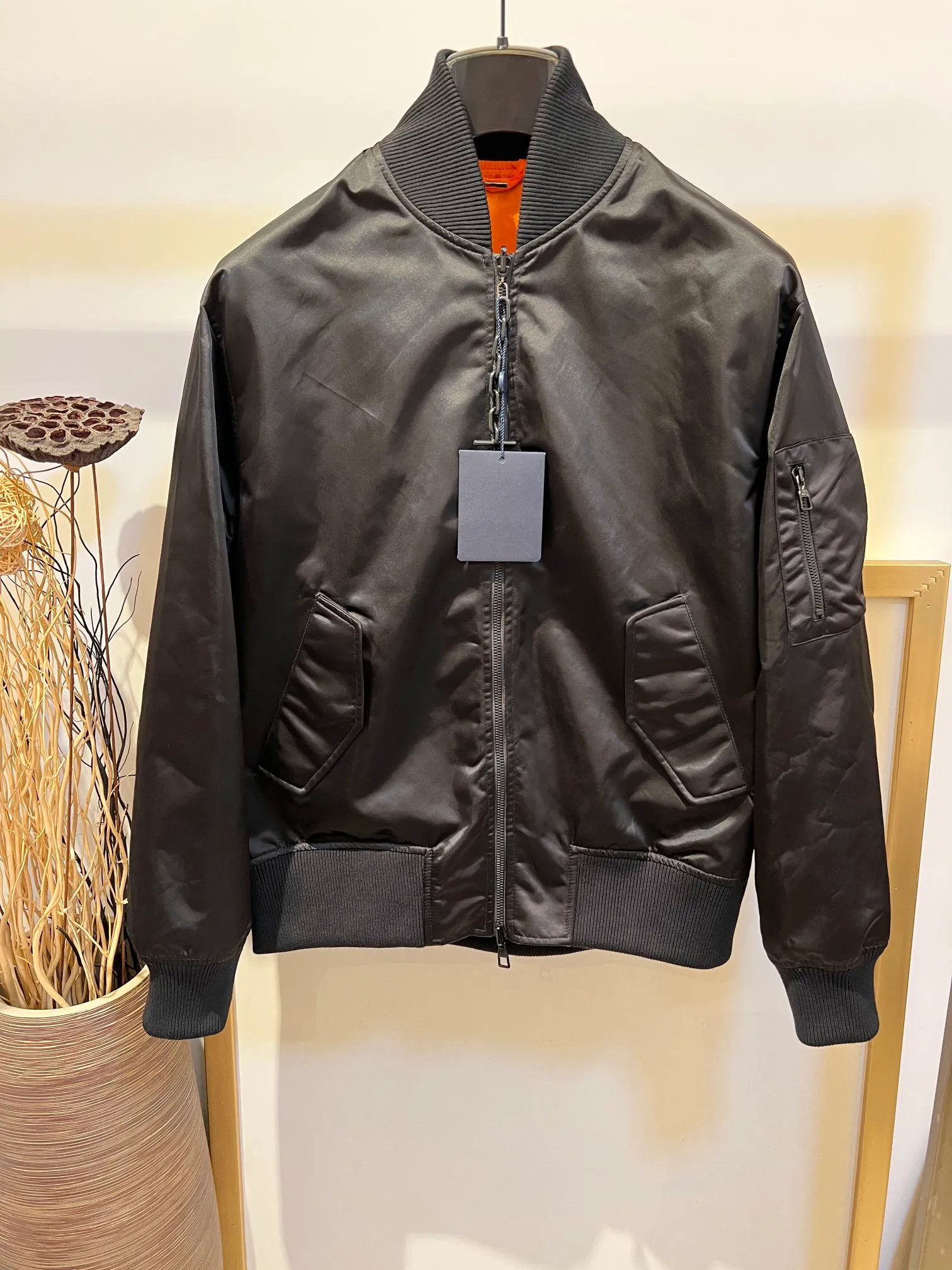 2022 Осенняя зимняя новая дизайнерская куртка мода Двусторонняя износовая дизайн черный бейсбольный воротник высококачественный ветрозащитный материал роскошный мужская куртка