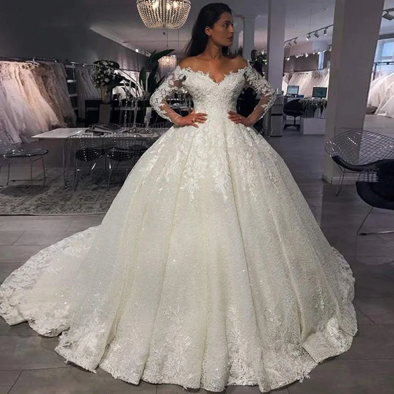 Luxuriöse Ballkleid-Hochzeitskleider mit Spitzenapplikation und Schleppe, lange Ärmel, bodenlang, schulterfrei für die Braut