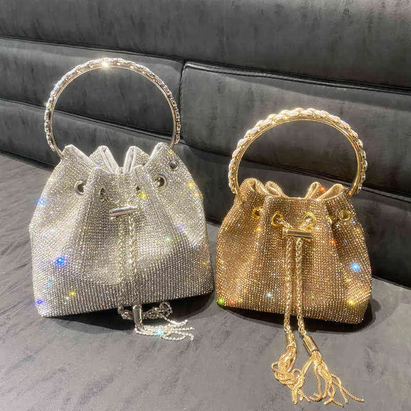 Diamond Tassel Evening Clutch Bag Kvinnor Luxur Designer Silver Metal Ring Handle Shiny Crystal Bucket Purse Bridal Wedding Party