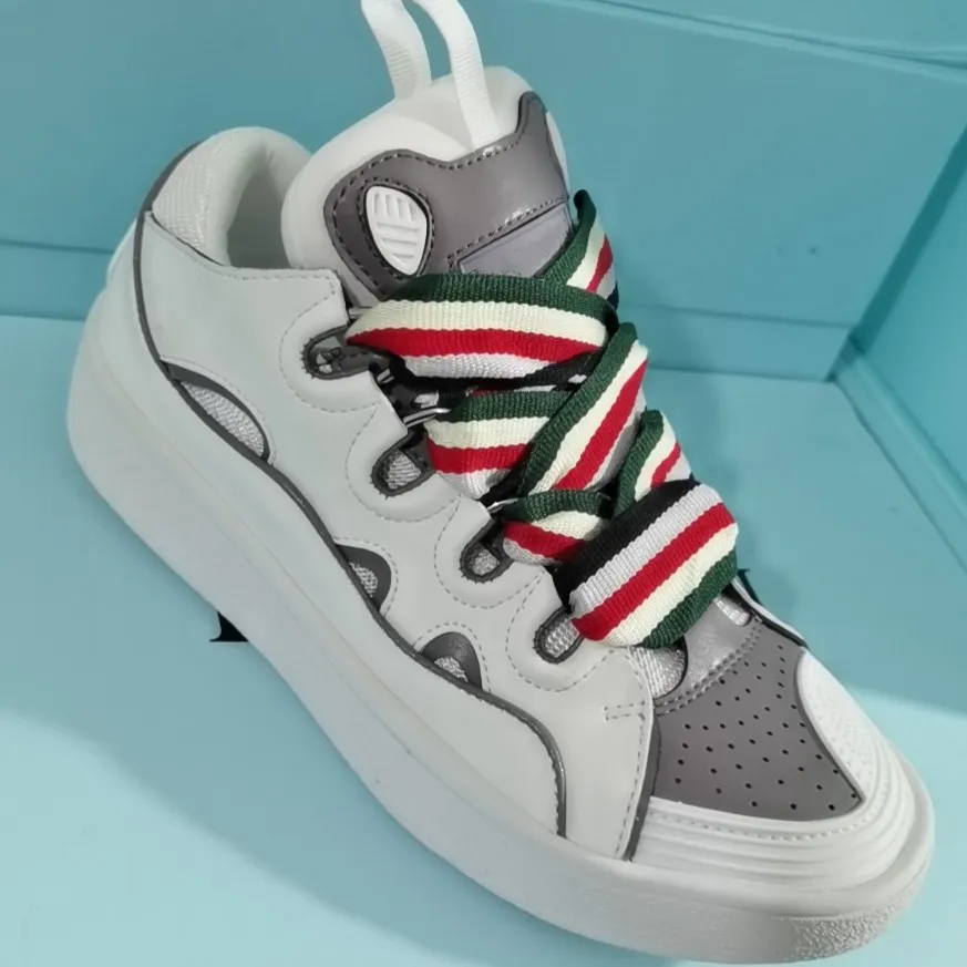 Lyxdesigner Sneaker Mesh vävda snörskor Stil 90-tal Extraordinära Sneaker Präglade Läder Curb Sneakers Mode Herr Damer I Nappa Kalvskinn Sko NO362