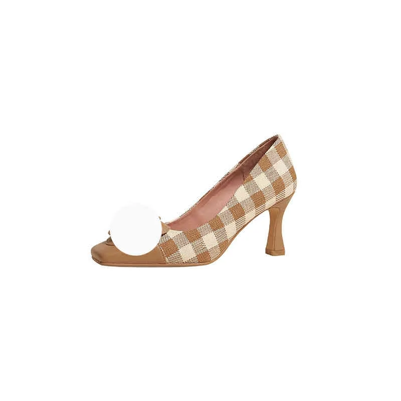 フランスの少数志向の正方毛ヘッドハイヒール小さな香りのレトロな甘い椿の色のマッチングライト口の羊スキンフラット唯一の女性の靴