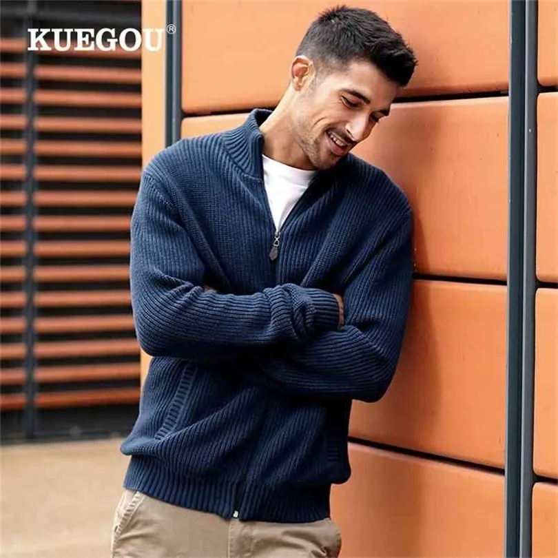 KUEGOU 100% Baumwolle Herbst Winter Kleidung Halbhoher Kragen Mans Pullover Warmer Mantel Streetwear Mode Gestrickte Männer Outwear 8947 210804