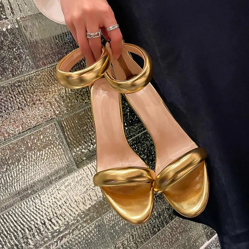 Sandalet kadın balo parti elbisesi yüksek stiletto topuk bir kayış ayak bileği zip tasarımcısı sandallar düğün ayakkabıları sanal femme lüks