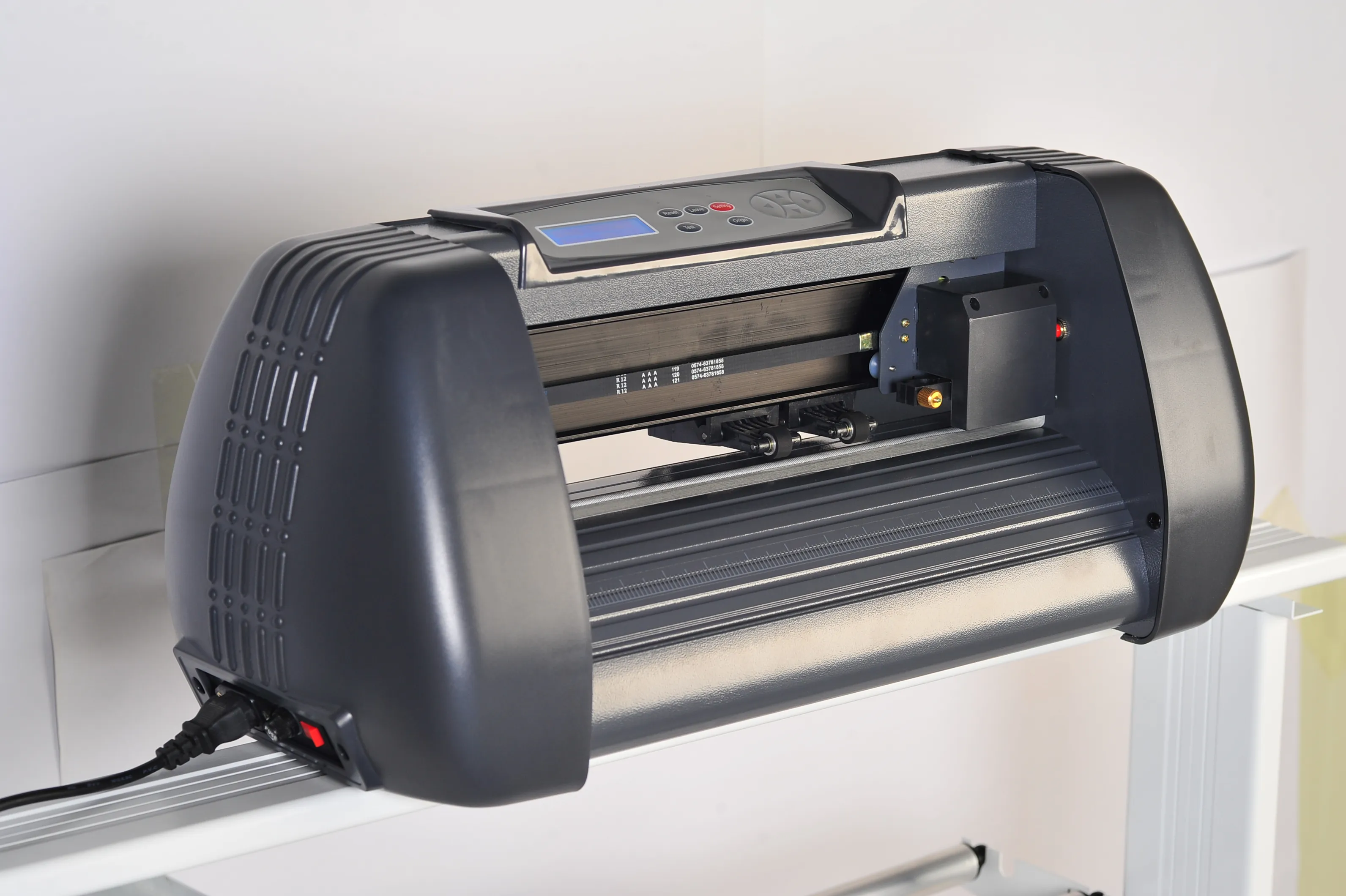 Stampanti Plotter da taglio da tavolo a basso costo da 14" Macchine da taglio con software Signmaster
