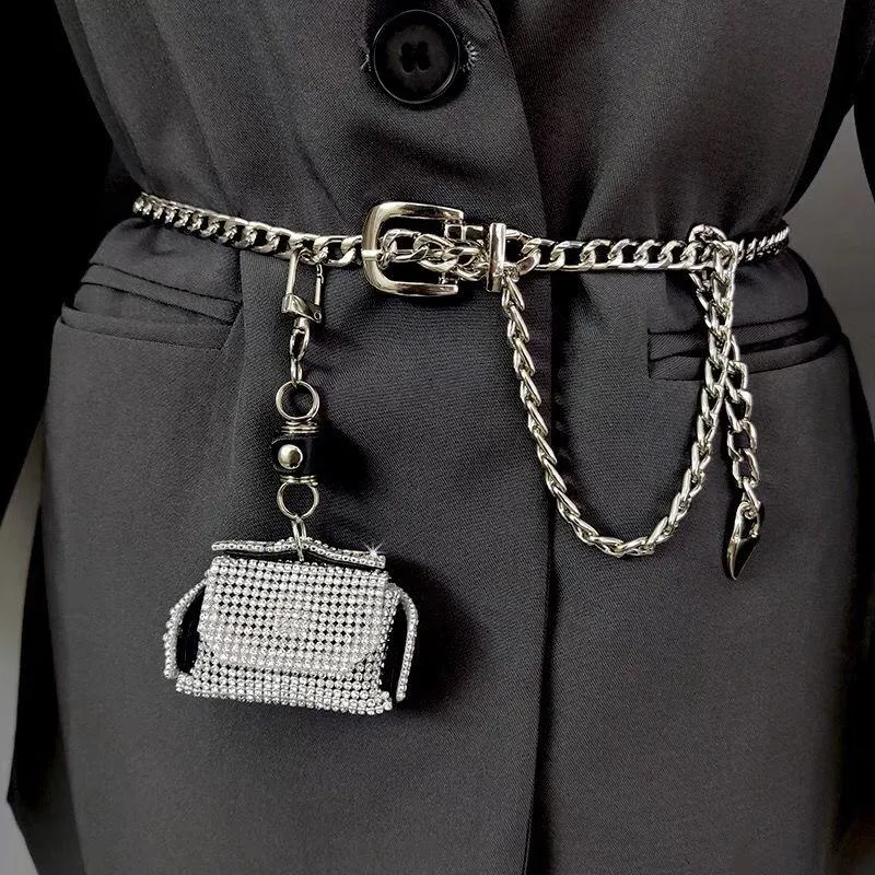 Kemerler, elbise takım elbise pantolonları ile dekore edilmiş aynı metal bel zinciri kemer çantasında kadınların rolünü harekete geçirin