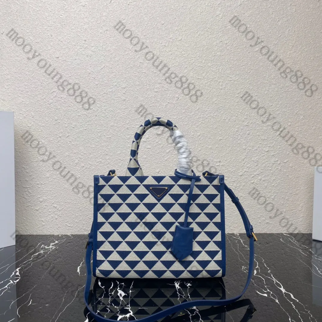 10A Высшее качество Luxuri Digners Средняя сумка-тоут с вышивкой Symbole Сумка из натуральной кожи Saffiano Стеганая сумка через плечо Черная сумка для покупокW1T4