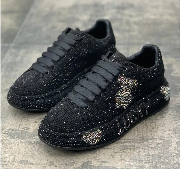 Çivili Tasarımcı Elbise Elmas Erkekler Düğün Ayakkabı Dantel Yukarı Toe Toe Sıradan Spor Sakinleri Avrupa Stil Rhinestones Kalın Alt Partisi Sürüş Loafers W134 20413