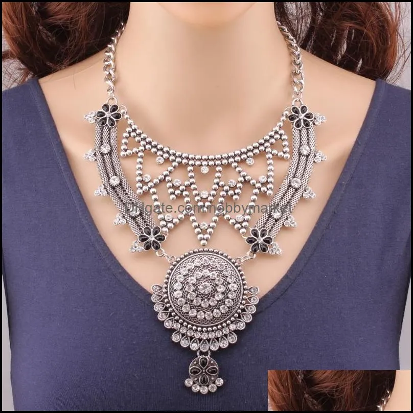 Pendant Necklaces 2021 Arrival Design Fashion Brand Flower Necklace Chunky Statement Vintage Alloy Crystal Chain Big Jewelry1