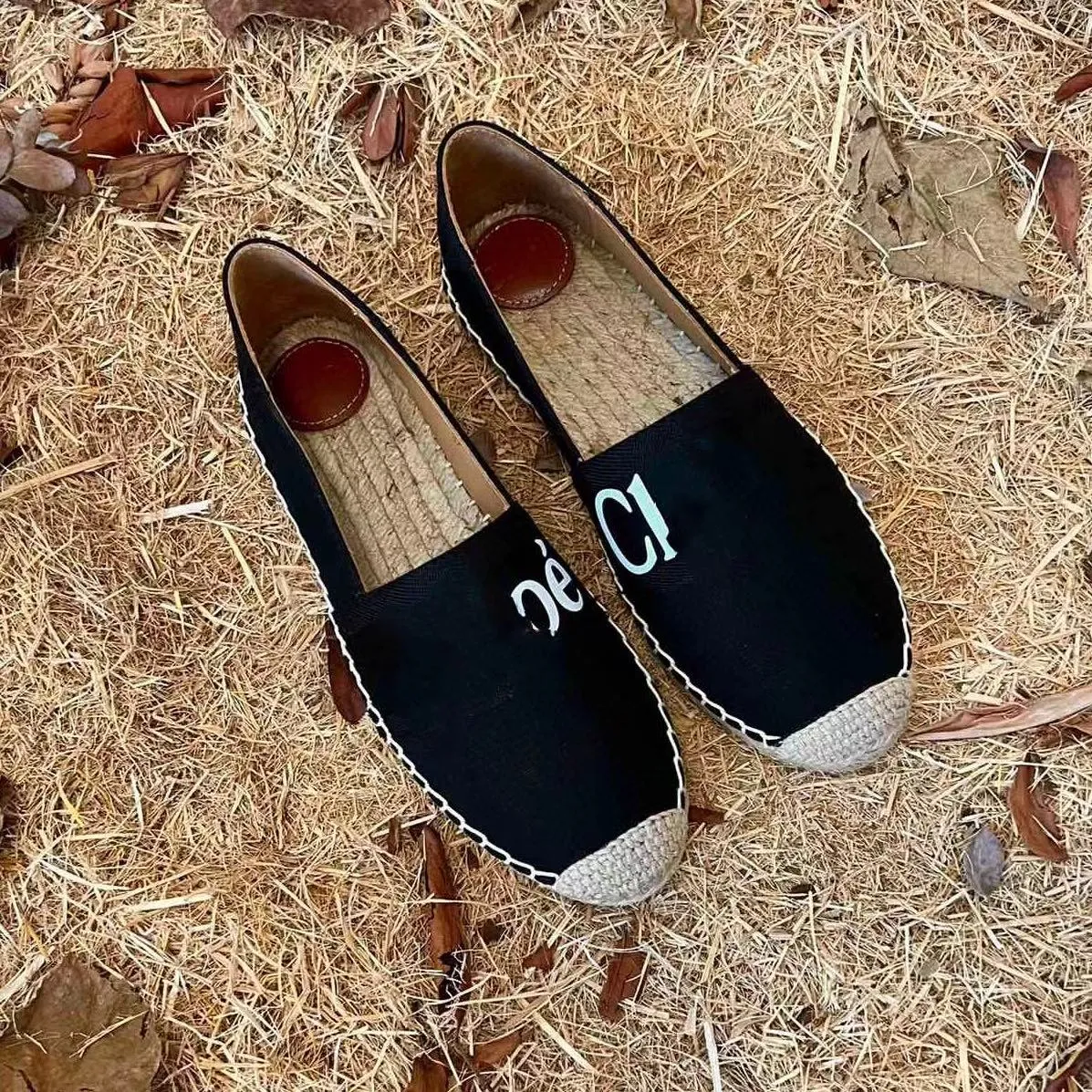 Klassiska kvinnor klänningskor Nya loafers designer hösten bokstaven utskrift handgjorda duk halmplattform sko dam 100% kohud fiskare glider stor storlek 35-41