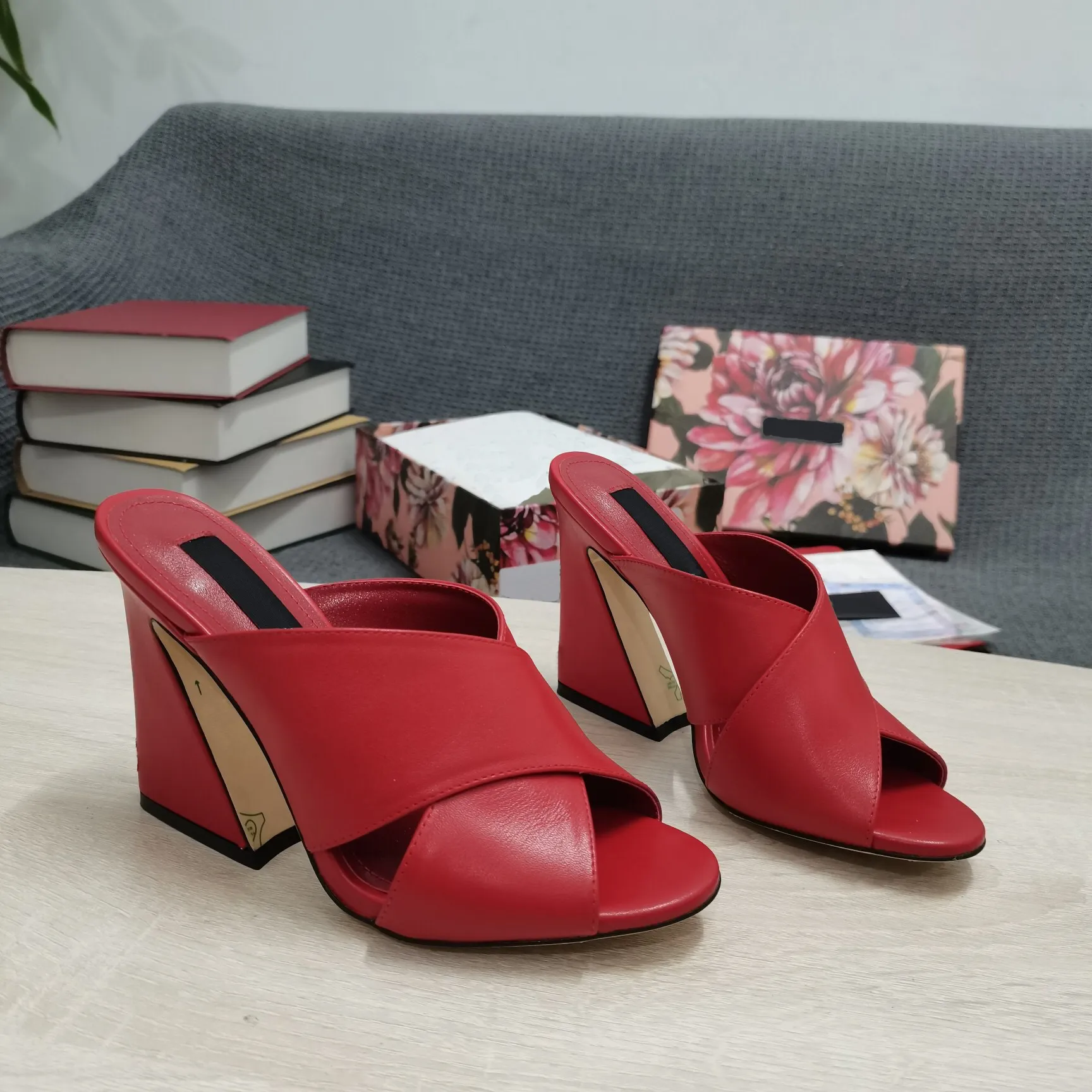 10A Highest quality calfskin high heeled Sandals Designer with box luxury slippers fashion single light colors summer slipper large size 35-43 DG07