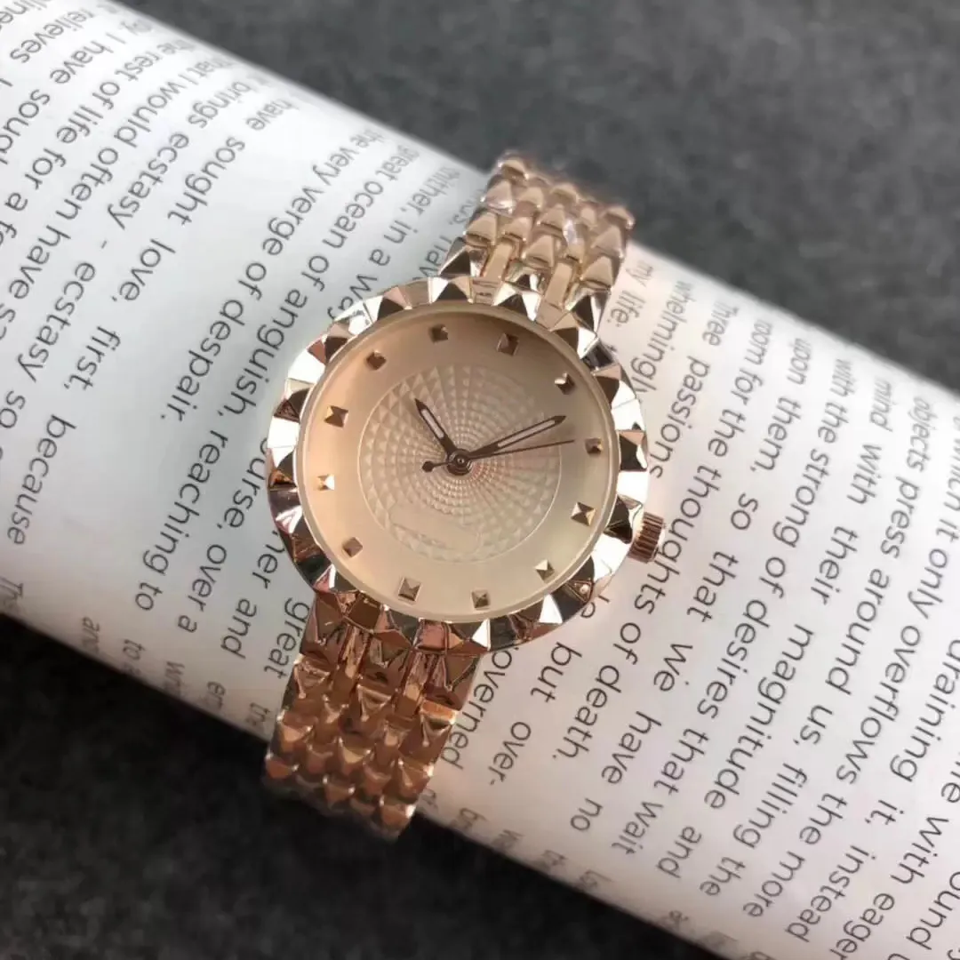 Новые роскоши дизайнерские автоматические мужские часы женские моды бренда часы женщины автоматические высочайшее качество золото черный тег часы наручные часы движения наручные часы