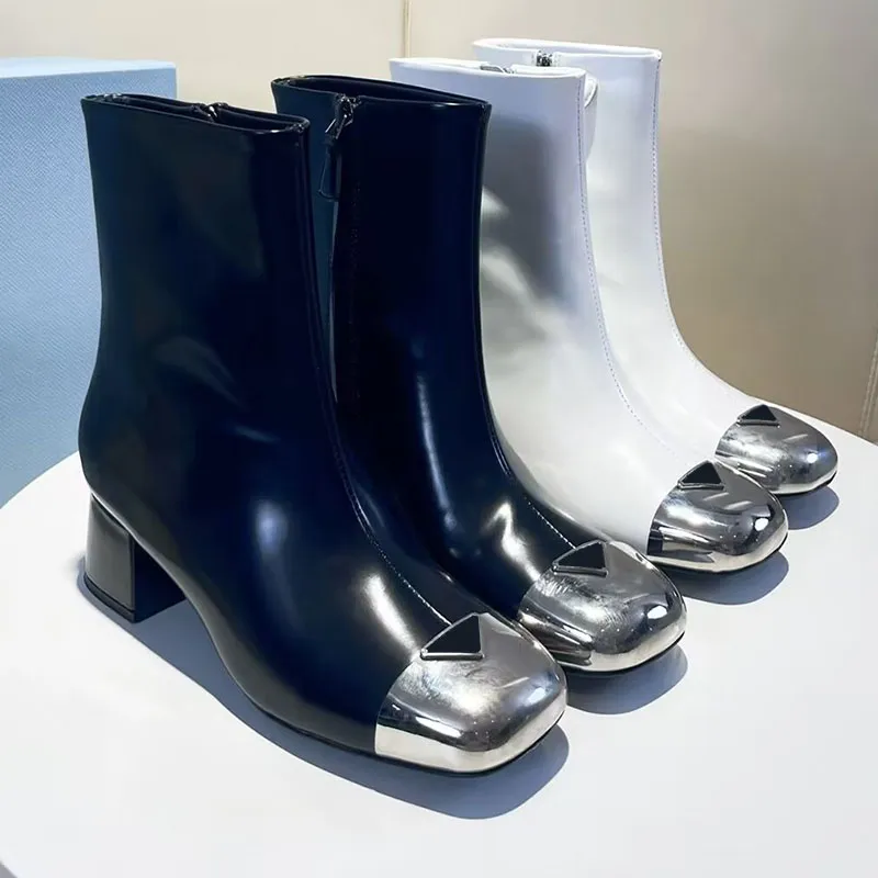Designer British Glow Shiny Boots Women Black White Round Toe Triangle Buckle Iron Open Beaded Patent Storlek 35-41 med låda