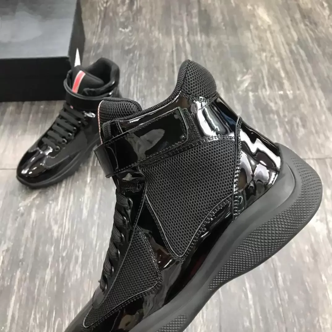 Designer high-end trendy casual high-top men`s shoes, contrast color design, mesh surface, comfortable, breathable and wear-resistant, size 38-45