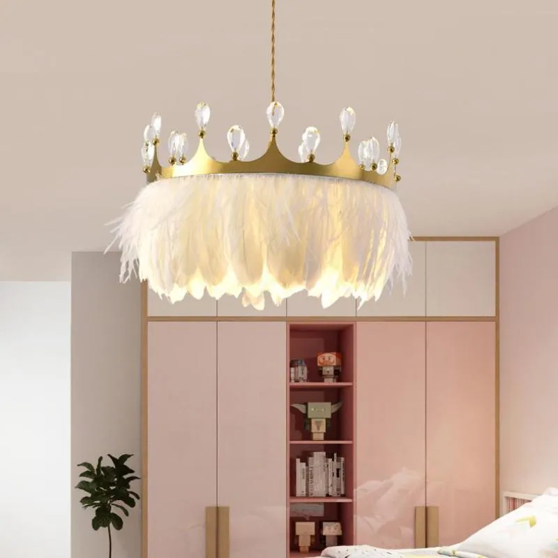 Pendant Lamps Kids Room Feather Lights Crown Hanging Lamp Bedroom Crystal Lighting Nordic Wedding Light Luxury Modern Warm LED LampePendant