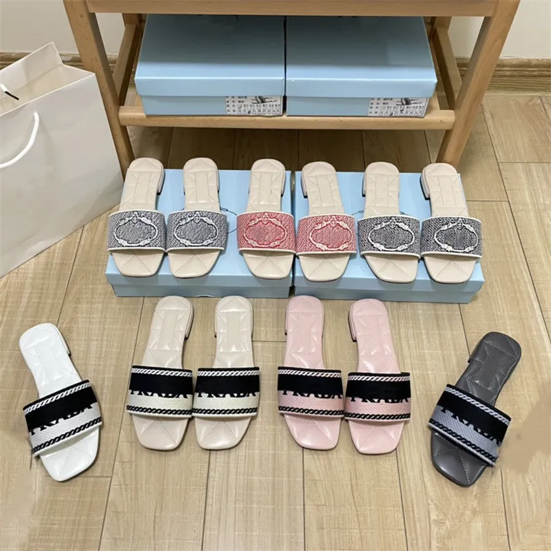 Designer Women Embroidered Sandals Fabric Slippers Triangle Logo Flat Bottom Flip-flops Open Toe Beach Slide Indoor Shower Room Outdoor Sandals Size 35-40