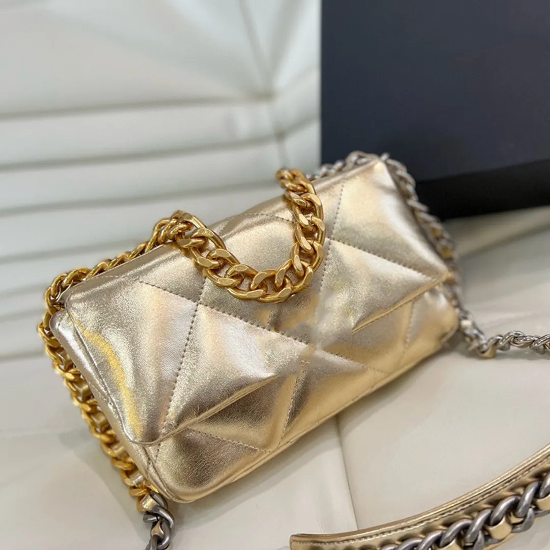 Klassiska 19 mini -klaffpåsar Färgglada flerfärgade laser högkvalitativa äkta läderhandväskor Guld Silver Metal Chain Crossbody Bag Luxury Designer Shoulder Bag 20 cm