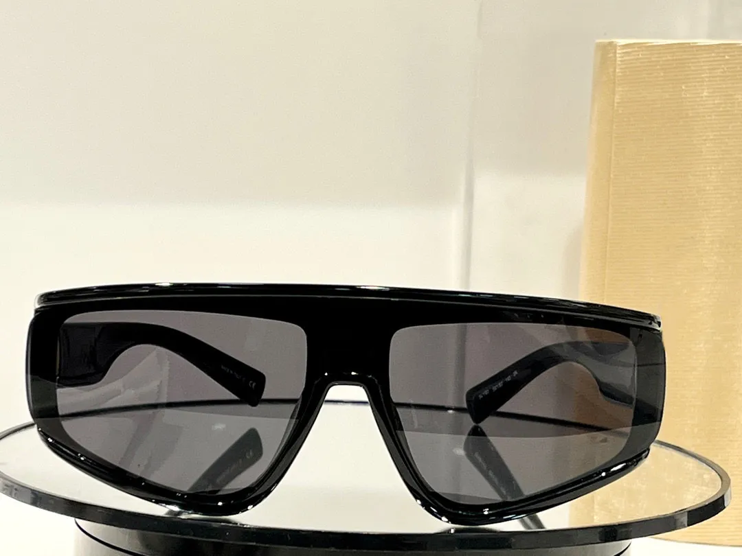 Occhiali Da Sole Polarizzati Unisex Vintage – Montatura Quadrata, UV400, Antiriflesso, Nero Sabbia