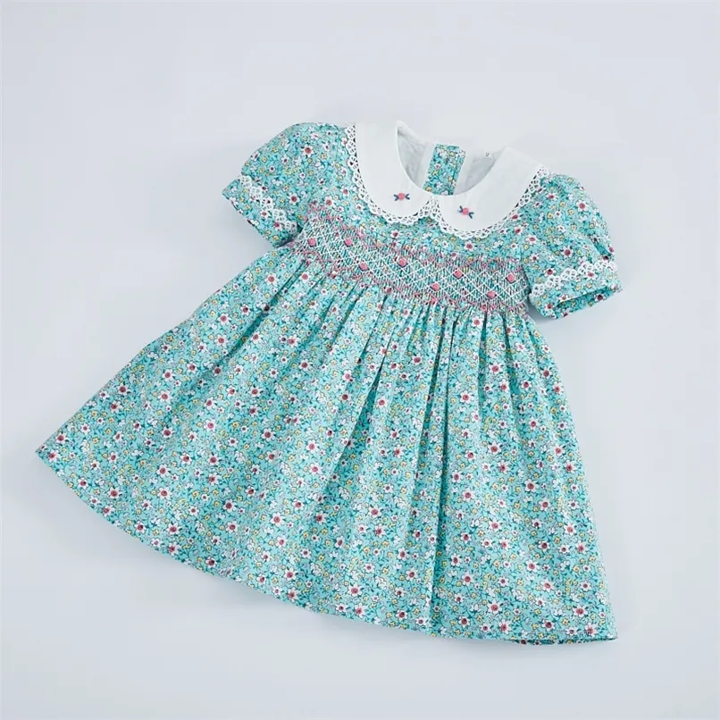 Dzieci Little Girls Handmade Smocked Floral Flower Drukuj Suknie Wiosna Letnia Maluch Dziewczyna Księżniczka Vintage Smock Dress 220422