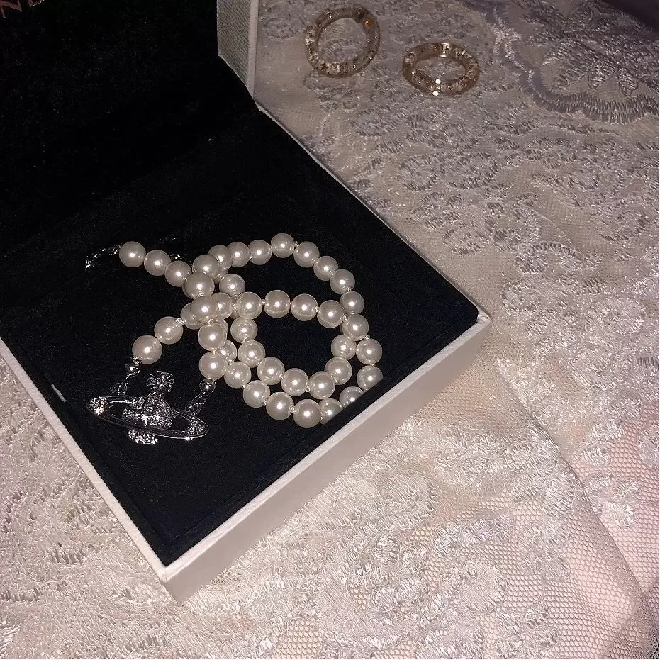 2022 Luxe ontwerper Korte Pearl Rhinestone Orbit Necklace Clavical Chain Barok Pearl Choker kettingen voor vrouwen sieraden cadeau1559220