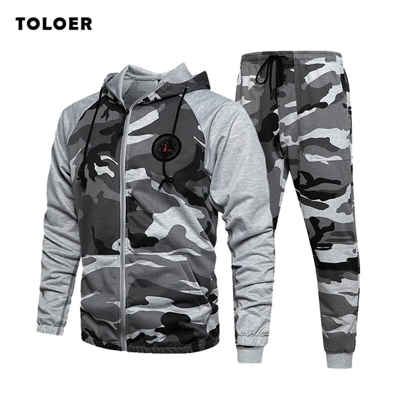 Hombres Camo Chándal con capucha Conjunto de dos piezas Hombres Otoño Ropa exterior Sudaderas Chaqueta masculina Pantalones Conjunto Ropa deportiva 201128