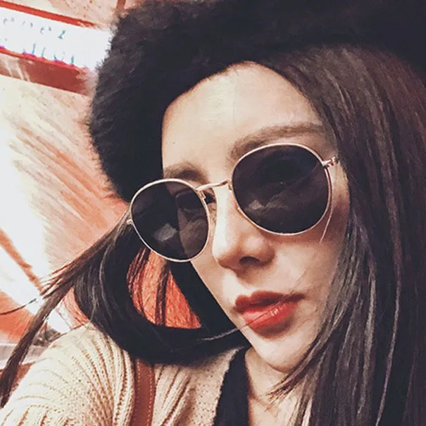 Vintage Round Metal Sunglasses - Silver Frame - Retro Wire Style