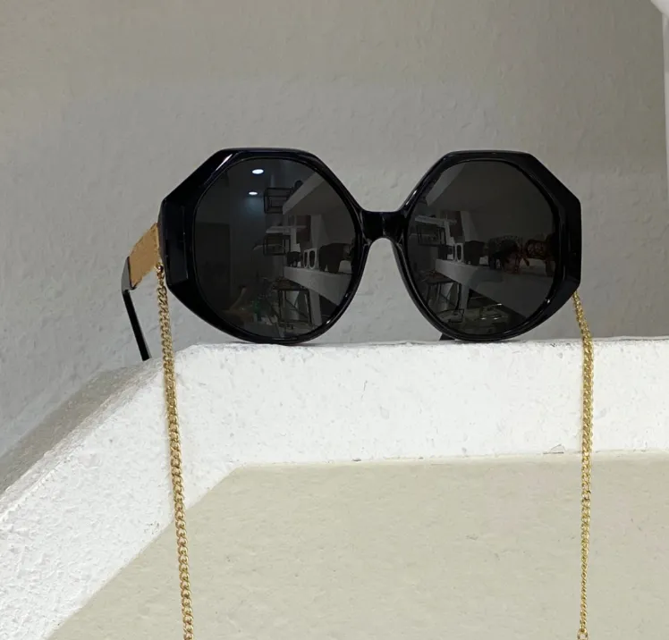 Svart överdimensionerade geometriska solglasögon med kedja 4395 kvinnors solfram nyanser Sonnenbrille sunnies gafas de sol uv400 glasögon med låda