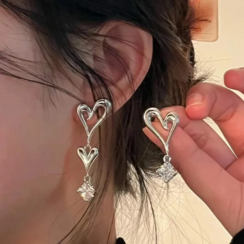 Koreaanse mode asymmetrische metalen hart bengelen oorbellen voor vrouwen meisjes trendy zirkoon boucle d'oreille party sieraden