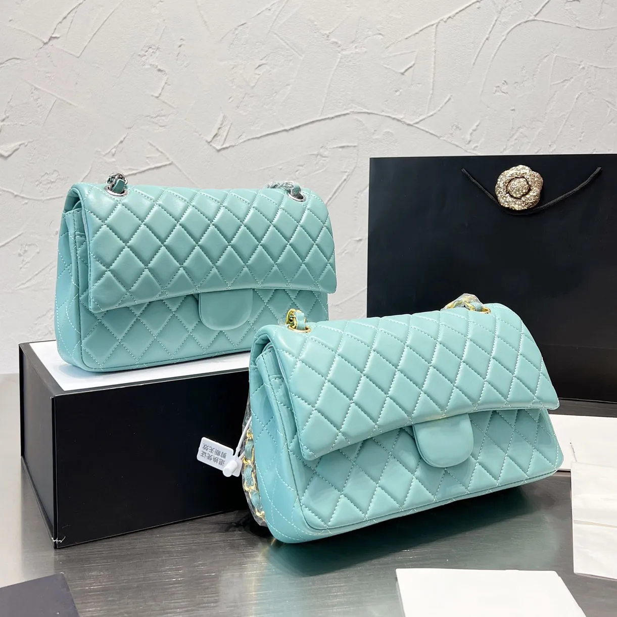 Classic 25CM Quilted Lambskin Leather Flap Bag With Gold Silver