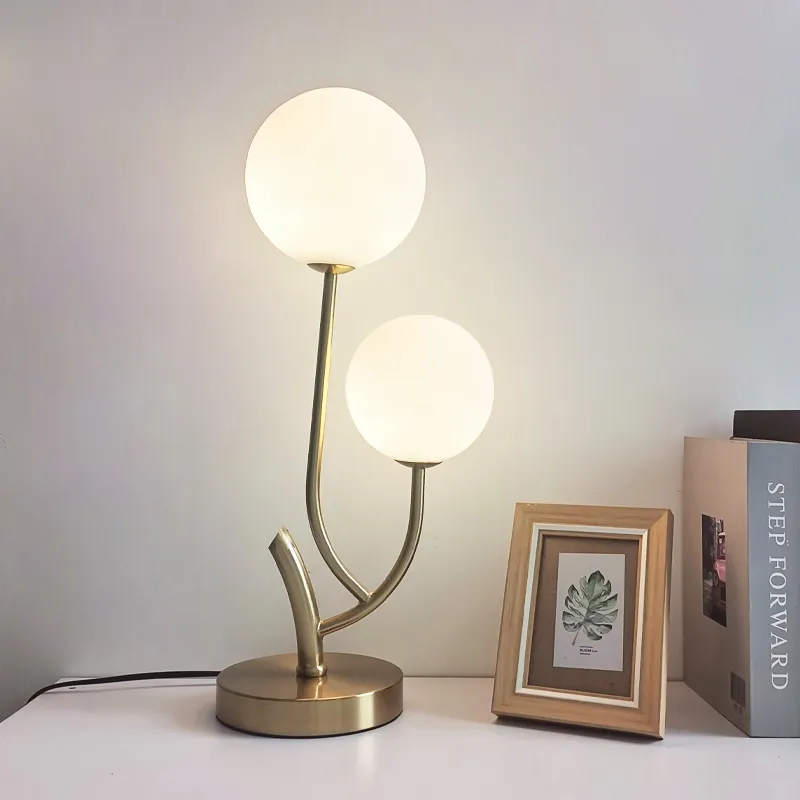 Nouveau Laiton nordique Double têtes boule de verre lampes de Table salon chambre chevet étude doré fer lampes de bureau