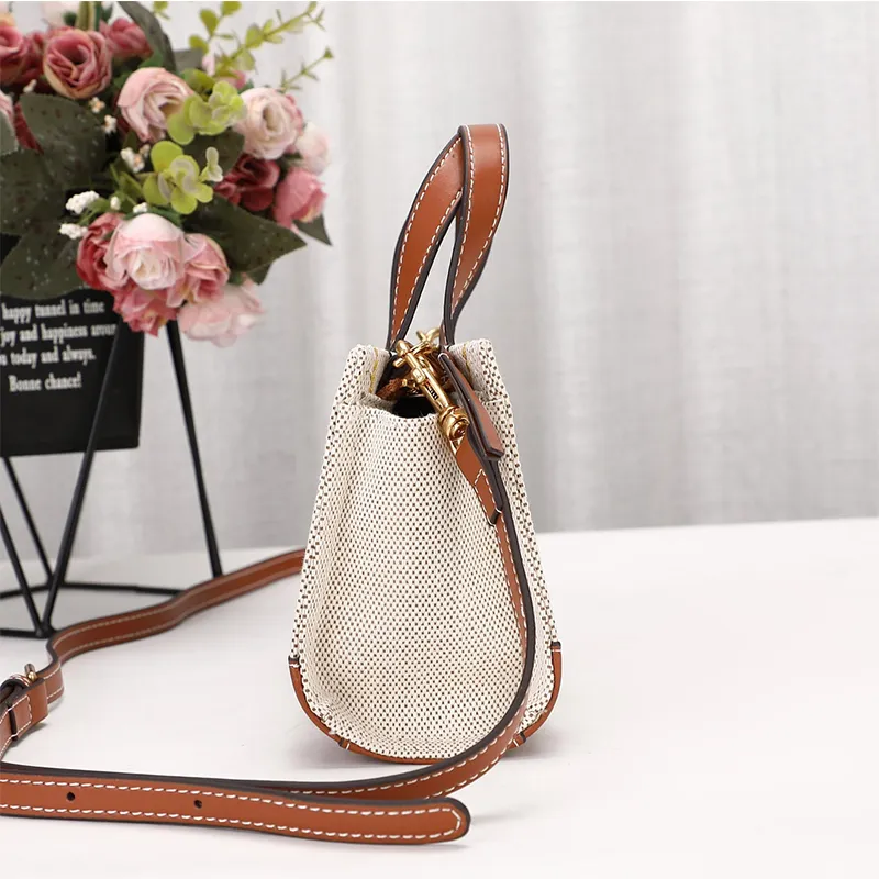 Luxurys Designer 2022 Girls Mini Tote Bag Seven Color Embroidery Canvas Double Stitch Calfskin Crossbody Bags Fashion Shoulder Bag Luxury Dinner Party Wallet