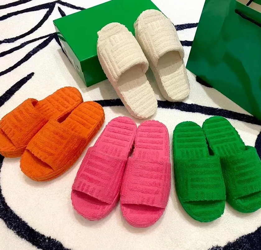 Women s Outdoor Fluffy Slippers Sandals Designer Fabric Rubber Fur Slides Grass Green Thick Bottom Wedge Resort Sponge Sliders