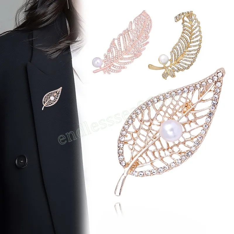 Rhinestone Feather Brosch Crystal Imitation Pearls Hollow Leaf Smycken Brosch Pins för kvinnor Män Bröllop